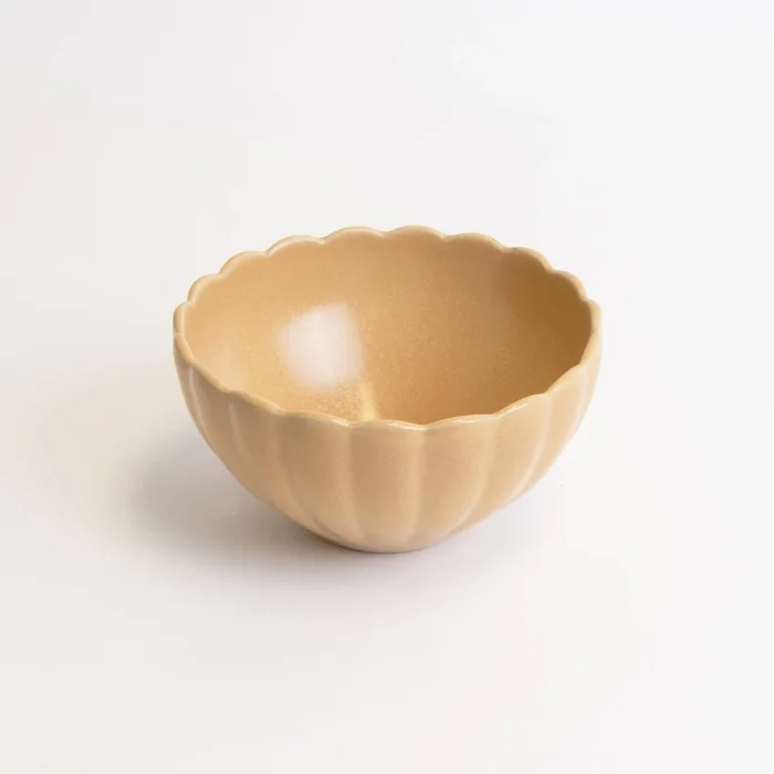 Dhalia Stoneware Bowl – Camel