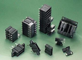 Littelfuse 15Amp Alarm Indicating Fuse Holder 17-Pole Panel Mount (04820017ZXP)